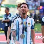 ALT Foto Lionel Messi mengenakan medali perak seusai Argentina kalah dari Spanyol pada final Piala Dunia 2026 di Stadion MetLife.