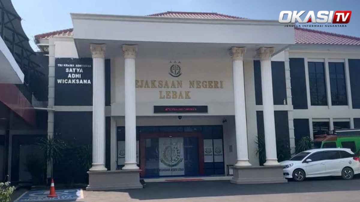 Kantor Kejari Lebak terkait dugaan dana koperasi dan pengadaan ompreng