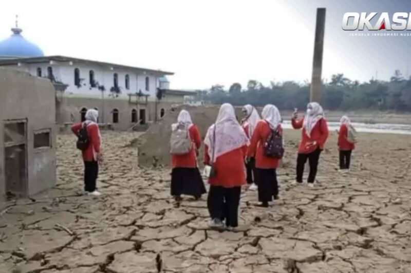Waduk Karian Lebak mengering dan menyingkap jejak Kampung Somang