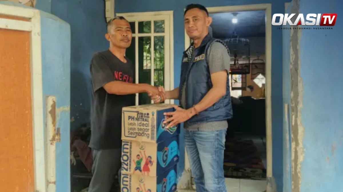 Wartawan Antara Muhammad Bagus Khoirunas dan keluarga di Rangkasbitung